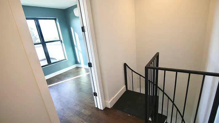 Rented by Delmark Realty LLC | media 47