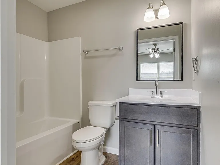 Bristol View Townhomes — Photo 15