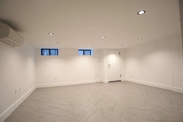 Rented by Lofts and Flats LLC | media 7