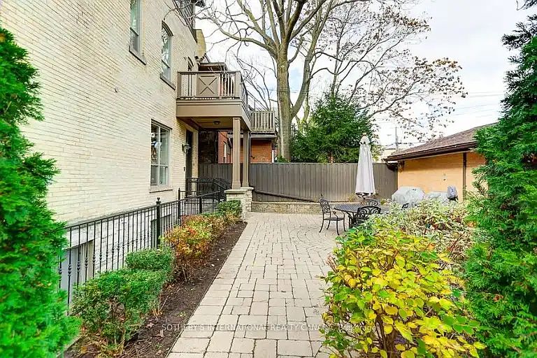 1st image of 103 Pembroke St #1