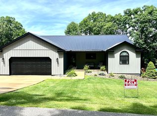 133 Valley Gem Dr, Zanesville, OH 43701