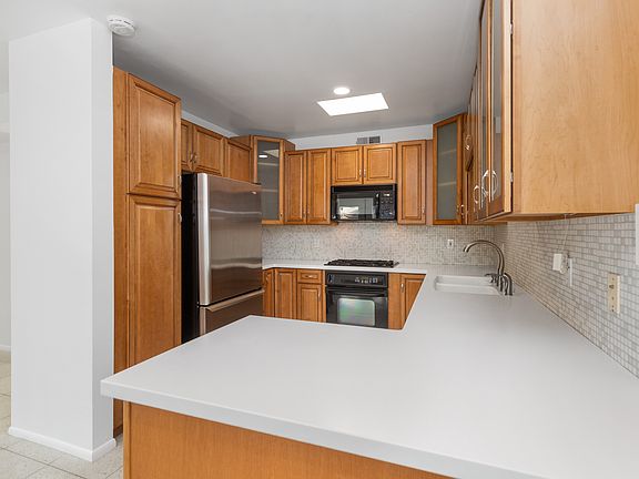4th image of 48071 Birdie Way #48071