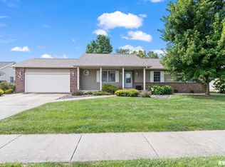 1244 Oakbrook Ave, Chatham, IL 62629