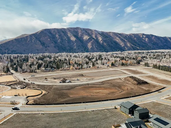 230 San Badger Dr, Hailey, ID 83333