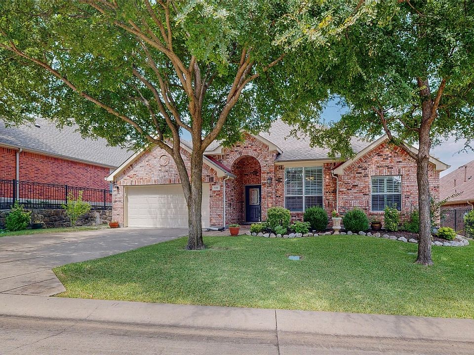 1st image of 920 Quarry Oaks Dr