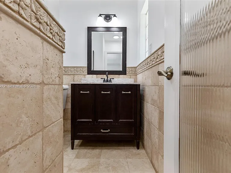 9030 SW 184th Ter — Photo 25