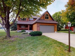 140 Woodbine Rd, Mason City, IA 50401