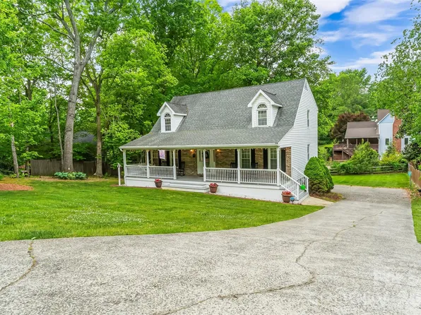 808 Lakey Gap Rd, Black Mountain, NC 28711