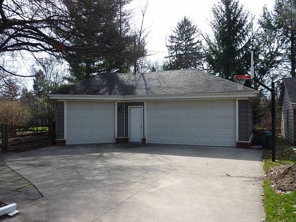 4th image of 11 Canterbury Ct