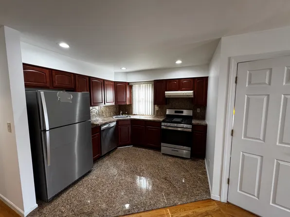 1525 Utopia Pkwy, Whitestone, NY