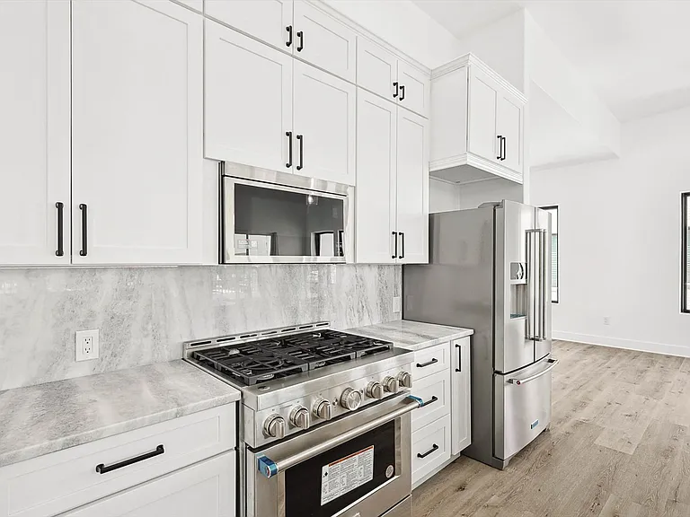 767 W Main St #201 — Photo 5