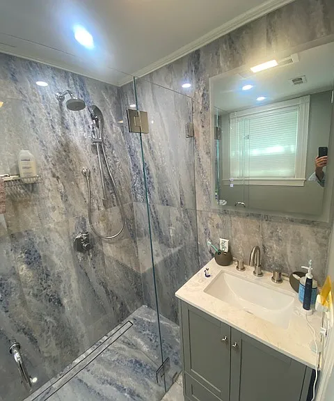 Full bath ensuite