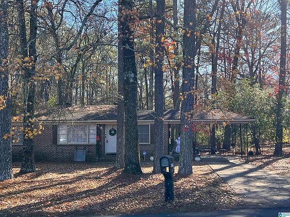 3rd image of 117 Lake Dr NE