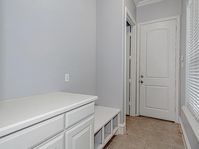 828 Thomas Crossing Dr — Photo 44
