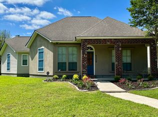 8658 E Cypress Point Ct, Baton Rouge, LA 70809