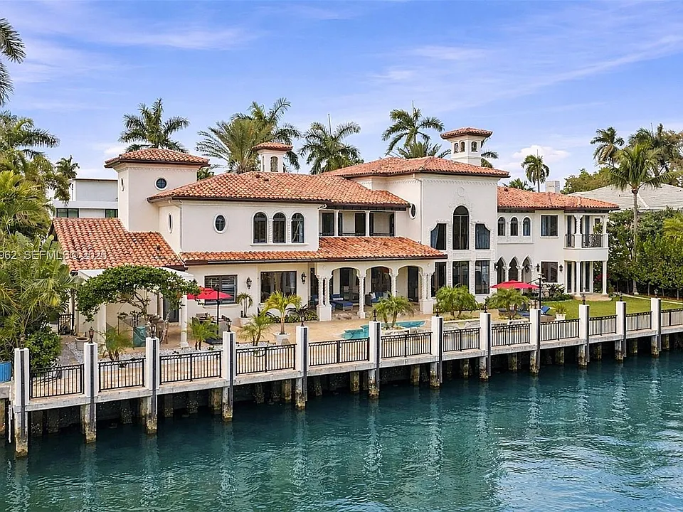 628 Coral Way