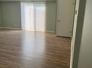 1460 Fairlane Dr APT 525, Schaumburg, IL 60193