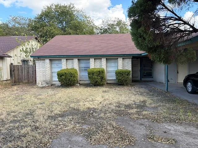 3 bed, 2.0 bath, 2076 sqft, $1,525 — Photo 1
