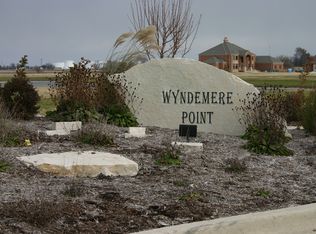 1501 Wyndemere Point Dr, Champaign, IL