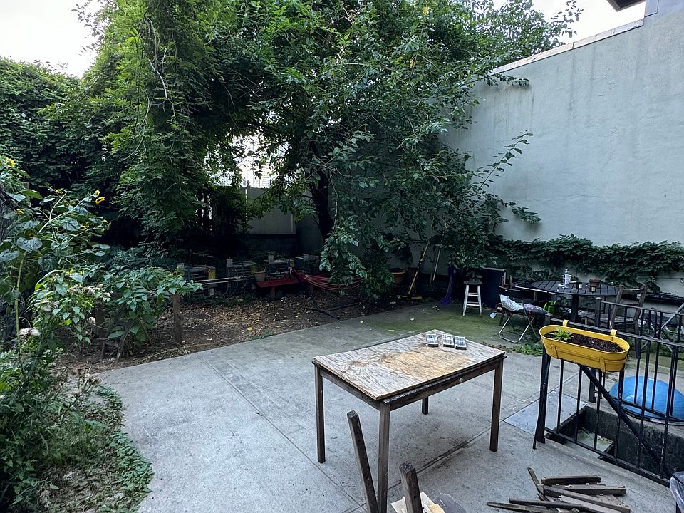 1st image of 188 Noll St APT 1L