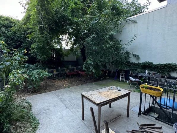 188 Noll Street image 1 of 13