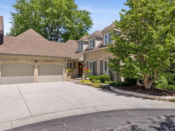 9 Tartan Ridge Rd, Burr Ridge, IL 60527