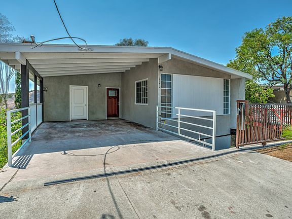 2nd image of 2750 Chadwick Cir