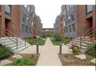 2710 W Bryn Mawr Ave APT F, Chicago, IL 60659