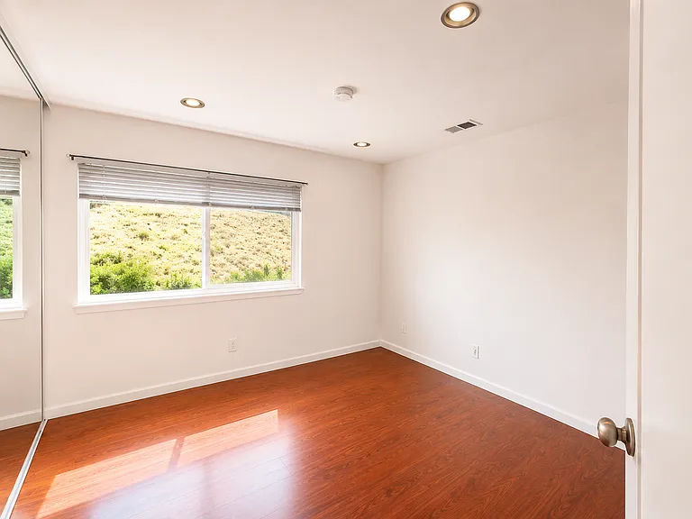 3650 Annandale Ct — Photo 8