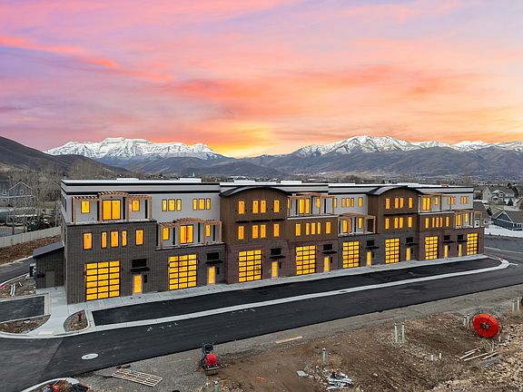 2nd image of 1922 S Highway 40 #35