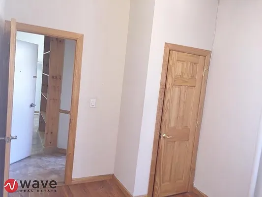 Rented by Wave Real Estate Group | media 5