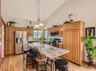 7895 Delano Cir, Inver Grove Heights, MN 55076