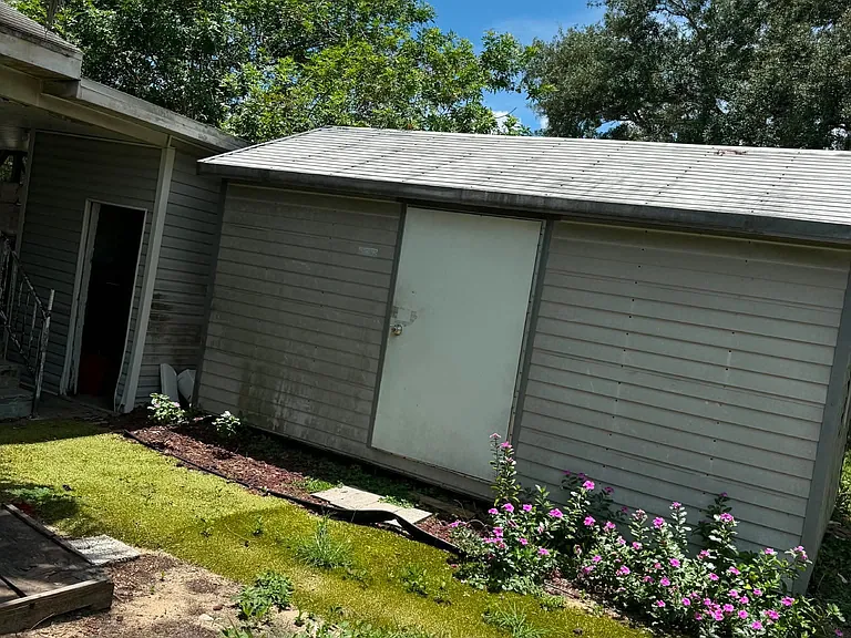 708 W Bell St — Photo 3