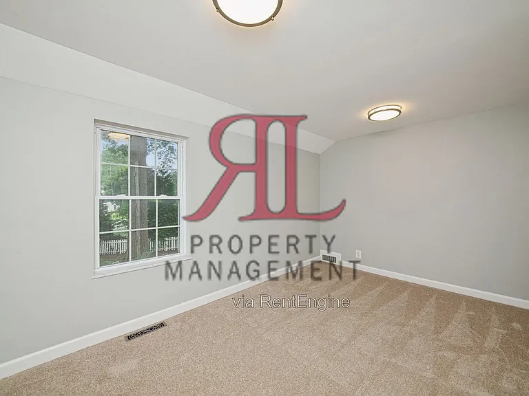 85 Eastmoor Blvd — Photo 47