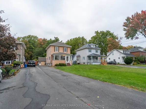 311 4th St W, Cornwall, ON K6J 2S3