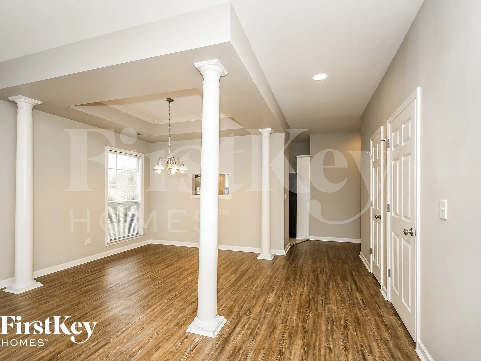 3 bed, 2.0 bath, 1668 sqft, $2,075 — Photo 2
