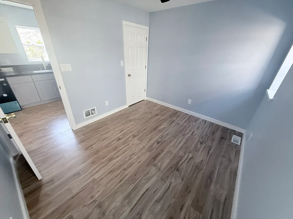 Building Photo - 815 Jackson St #2