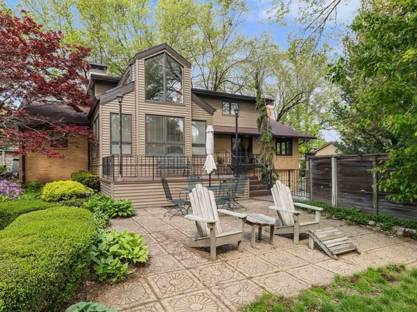 1125 18th St, West Des Moines, IA 50265
