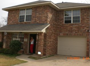 2810 Allen Ridge Dr, Bryan, TX 77802