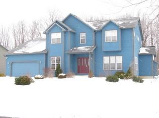 6039 Lisi Gardens Dr, North Syracuse, NY 13212