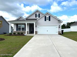 512 Ragapple Ln, Aberdeen, NC 28315