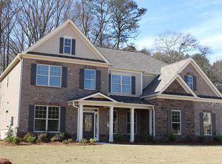 180 Bergen Dr, Fayetteville, GA 30215