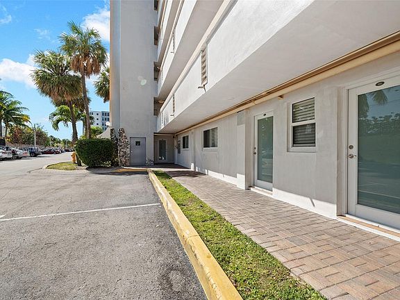 3rd image of 1175 NE Miami Gardens Dr APT 102