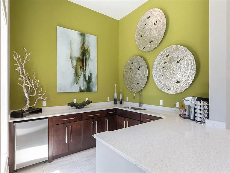 Edgewood Apartments — Photo 10