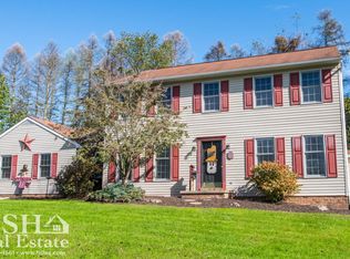 518 Cedarwood Dr, Montoursville, PA 17754