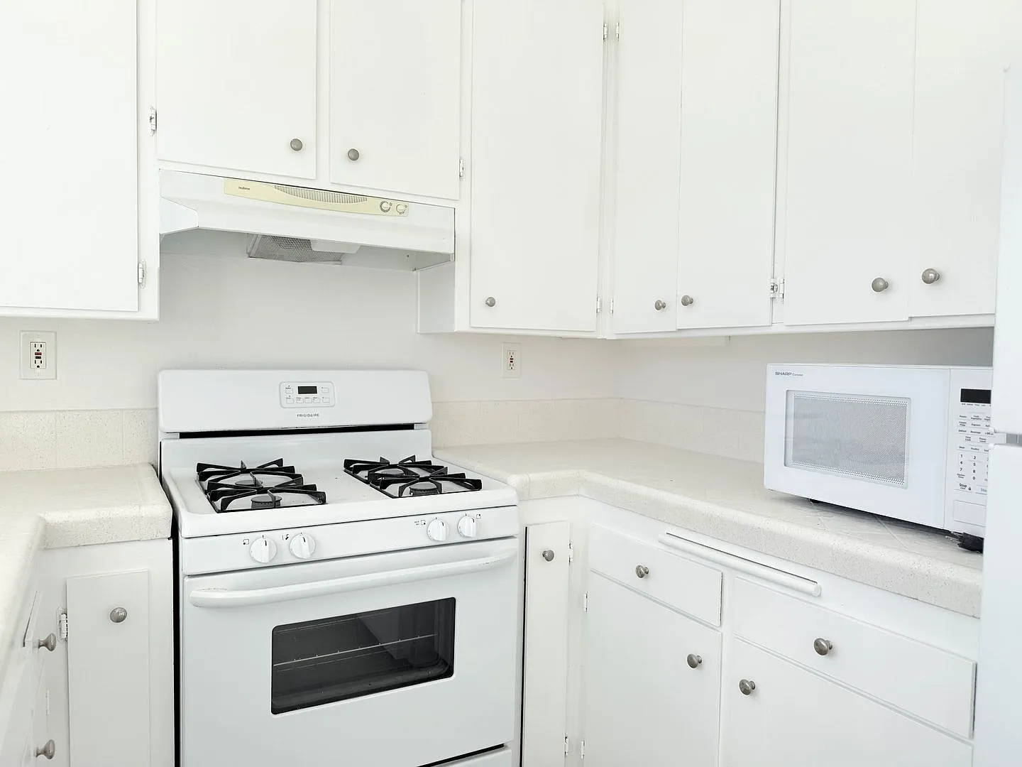 Iowa St. Apartments — Photo 4