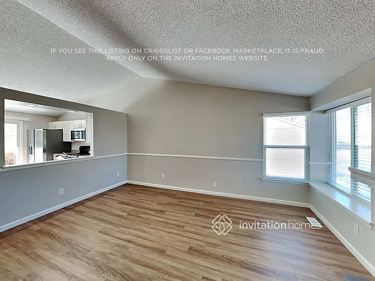 4861 S Dunkirk Way — Photo 3