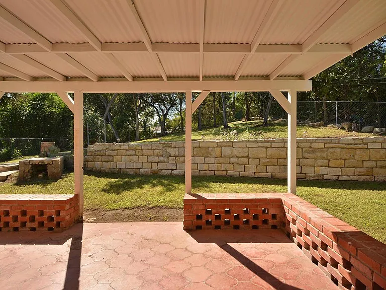 401 Cherry Hill Dr — Photo 13