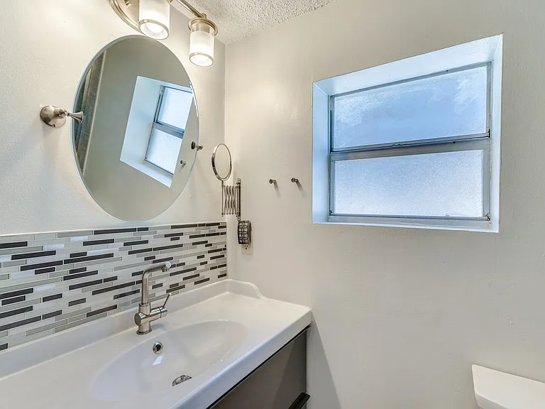 3315 W Empedrado St — Photo 8