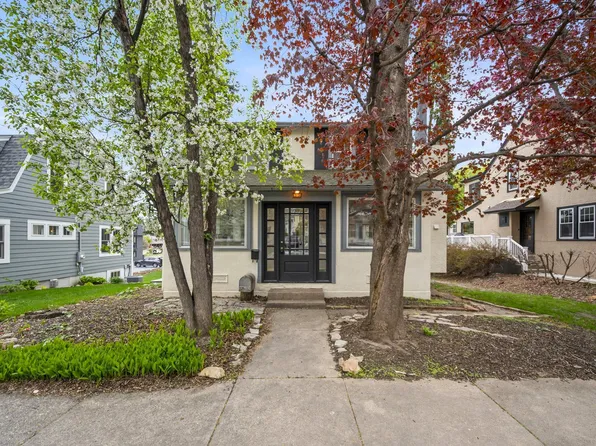 35 Center St, Excelsior, MN 55331